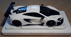 AutoArt McLaren 650S GT3 2017 1:18 modell makett - kép 5