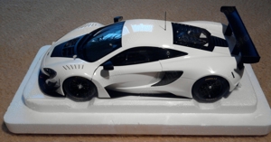 AutoArt McLaren 650S GT3 2017 1:18 modell makett - kép 4