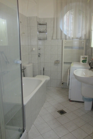 Kiadó 1 szobás lakás a Palotanegyedben, belső kertre néző - kép 12