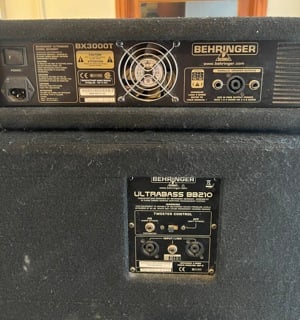 Eladó Behringer Ultrabass BX3000T 300W erősítő - kép 3