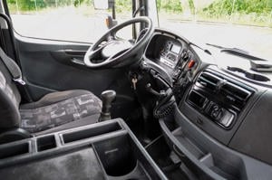 Mercedes - Benz AXOR 1829 - Billenőplatós - Darugémes teherautó EURO 4 - kép 12