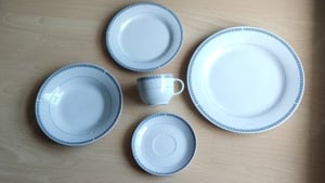 Egyszemélyes porcelán készlet eladó - kép 4