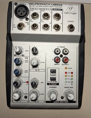 Behringer UB502 keverő - kép 4