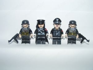 Lego 2. Világháborús német katonák Hitler + Goebbels vezérkar 4db katona