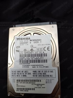 Eladó Hitachi és Toshiba merevlemez 