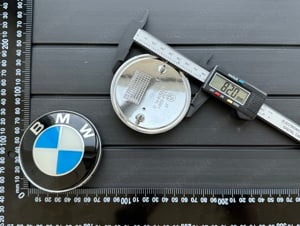 Új BMW 82mm Gépház Motorház Csomagtartó Embléma Jel Logo 51148132375 - kép 2