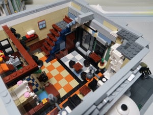 Lego komp. Creator Icons Jazz Cafe Corner Moduláris Ház Iroda 3369db LEPIN ÚJ - kép 11