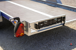 Új 3m-es billenős utánfutó (750kg) most 799.000 Ft helyett 721.000 Ft - kép 3