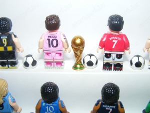 Lego Focista figurák Futball foci Messi Neymar Ronaldo Modric Benzema + arany króm kupa ÚJ - kép 5