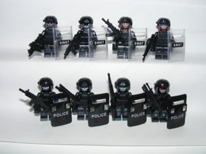 Lego SWAT Speciális Taktikai kommandós katonák 8db katona + pajzs ÚJ - kép 1