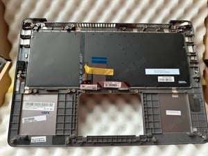 Asus UX310UA-1A magyar billentyűzet UX310UA billentyűzet 90NB0CJ1-R31HU0 topcover - kép 5