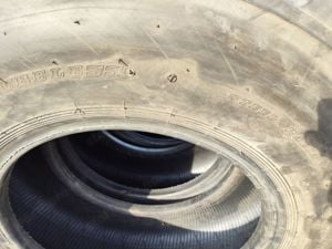 12.5 R20 335 80 R20 használt Dunlop SP T9 rakodógép gumik 12,5 r20 335 80r20 terepgumi - kép 9