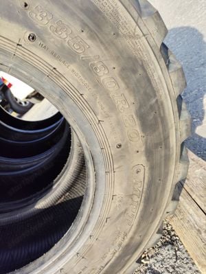 12.5 R20 335 80 R20 használt Dunlop SP T9 rakodógép gumik 12,5 r20 335 80r20 terepgumi - kép 12