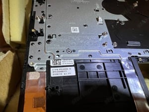 Dell Inspiron 3482 3493 Vostro 3480 palmrest német billentyű hib K0NYW - kép 5