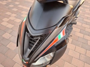 Aprilia Sr 50 Factory Új, Újszerű 7000km Szalon állapot. - kép 4