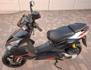 Aprilia Sr 50 Factory Új, Újszerű 7000km Szalon állapot. - kép 2