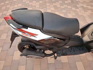 Aprilia Sr 50 Factory Új, Újszerű 7000km Szalon állapot. - kép 10