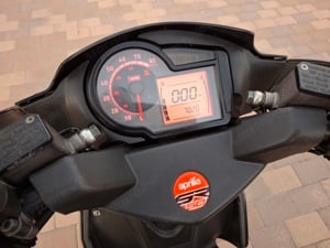 Aprilia Sr 50 Factory Új, Újszerű 7000km Szalon állapot. - kép 9