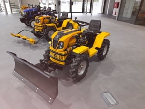 Tauros ZX 18 4x4, 18 LE-s kertészeti kistraktor kedvező áron - kép 14