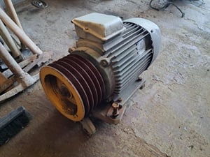 Három fázisú 11 KW -os villanymotor 1440 RPM TGL 11856 01 Heckert - kép 3