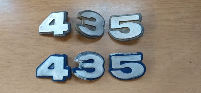 Ikarus 435 embléma logo felirat szám típusjelzés