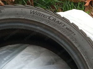 Kumho Wintercraft 225 40 R18 téli gumi szett - kép 2