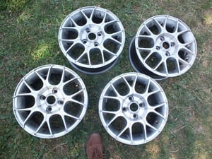 Momo 4x108-as 15"-os alufelni