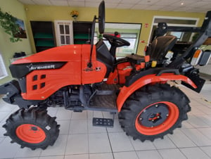 Avanger-25LE, 4WD, pár üzemórás traktor