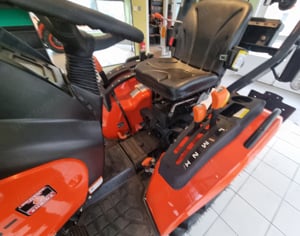 Avanger-25LE, 4WD, pár üzemórás traktor - kép 2