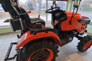 Avanger-25LE, 4WD, pár üzemórás traktor - kép 8