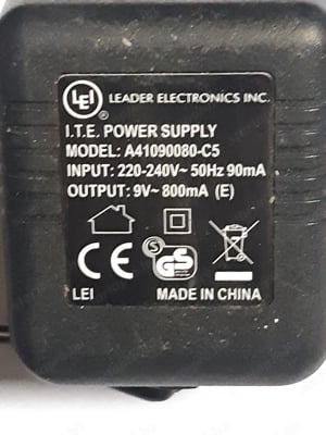 Leader AC adapter 9V   800mA működő - kép 2