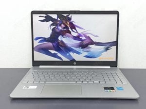 4000db gépünkből: HP 15s FQ2 (i7-11th 16 1000)