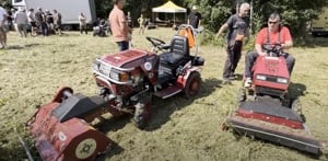 Cseh gyártmányú 16 LE-s Panter FD5 magasgazvágó fűnyírótraktor - kép 9