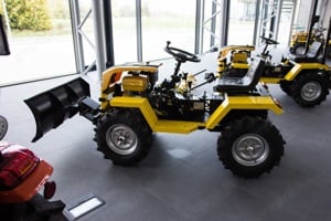 Tauros Zx 18 4x4, 18 LE-s kertészeti kistraktor hótolólappal szenzációs áron !!! - kép 7