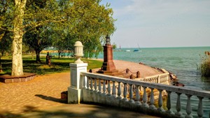 Balatonalmádiban Olcsó strand ,és központ közeli 2-3-4 fős apartman szállások .  Vízpart:kb.300m  - kép 4