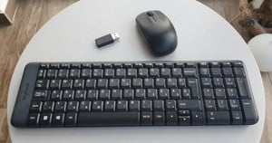 Logitech MK220 (920-003167) vezeték nélküli billentyűzet + egér