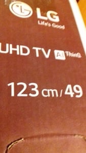 LG UHD tv 123cm - kép 2