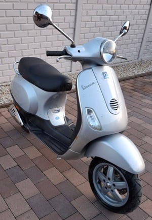 Vespa LX 50 Újszerű Gyári 8290km