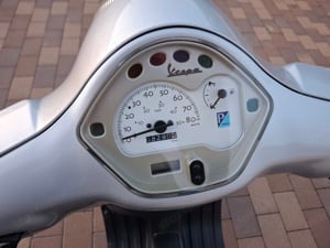 Vespa LX 50 Újszerű Gyári 8290km - kép 5