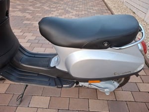 Vespa LX 50 Újszerű Gyári 8290km - kép 11