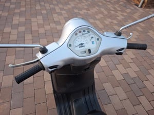 Vespa LX 50 Újszerű Gyári 8290km - kép 9