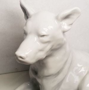 Herendi nagy méretű fekvő kutya porcelán figura, fehér mázas, jelzett számozott - kép 2