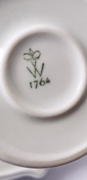 Áttört oldalú talpas festett porcelán cukorka kínáló Wallendorf Németországból - kép 4