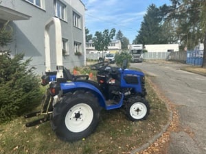 Tauros ZX25 4x4 keskeny nyomtávú kertészeti traktor - kép 4