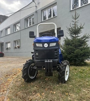 Tauros ZX25 4x4 keskeny nyomtávú kertészeti traktor - kép 5