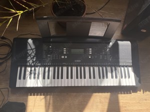 Yamaha PSR-E373 szintetizátor hibátlan állapotba (digitális zongora) - kép 2