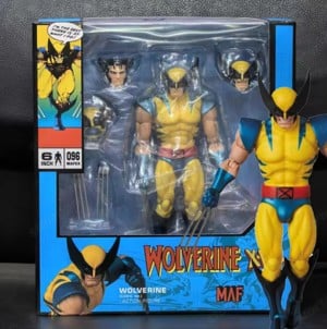 Mafex Wolverine Classic Yellow Suit figura cserélhető fejekkel