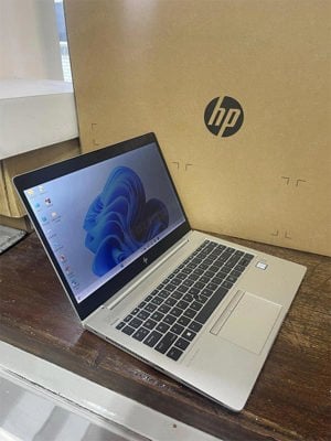 1 kis KáPé, tiéd e HP! EliteBook 830 G6 (i7+magyar)