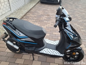 Generic Ride Omen 50 Újszerű Gyári 8500km - kép 9