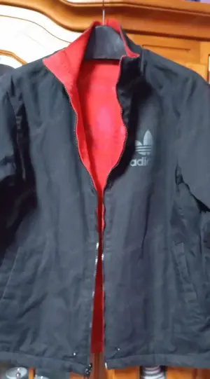 Adidas kifordítható férfi dzseki kifigástalan, újszerű állapotrban eladó!